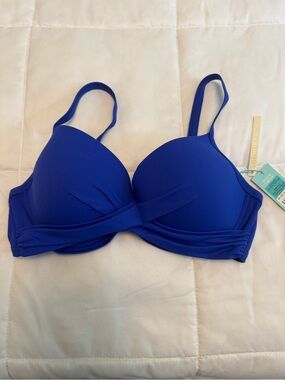 💙 Sea Level Essentials Cross Front Moulded Cup Bikini Top – Brand New 💙